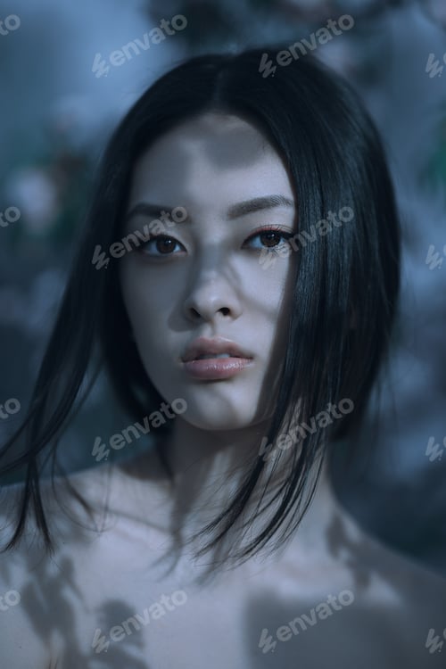 Preview: Art Fashion Spring Model Girl Portrait in Night Forest