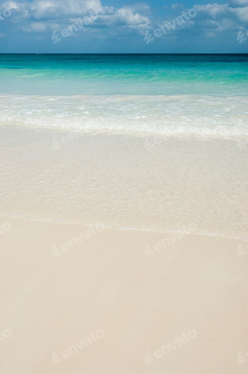 Preview: Empty beach, Tulum, Mexico