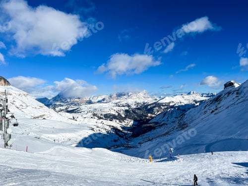 Preview: Beautiful Dolomiti mountains