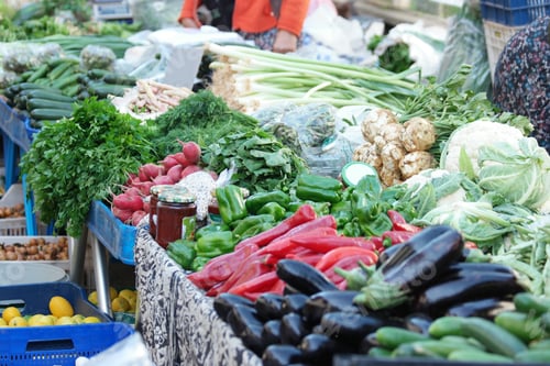Preview: Farmers market with assorted organic vegetables.