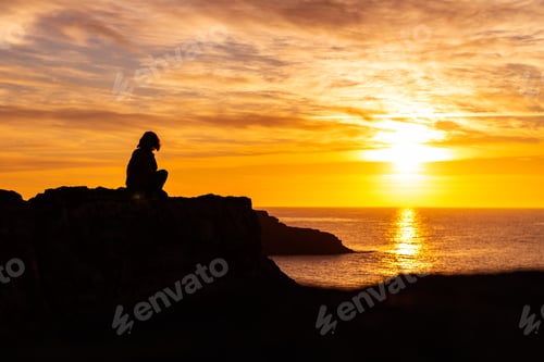 Preview: Sunrise Silhouette of woman