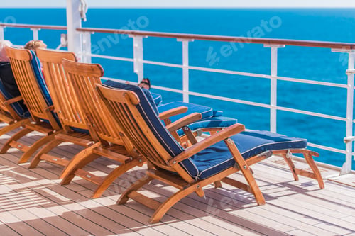 Preview: Ocean Liner Cruising