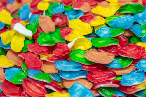 Preview: Jelly candies, lip-shaped sweets of different colors.