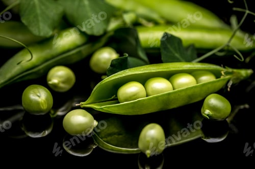 Preview: Fresh green peas