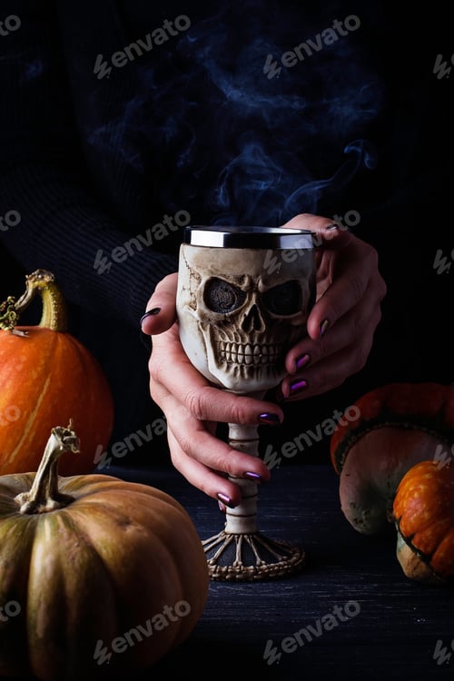 Preview: Glass in the shape a skull with Halloween drink