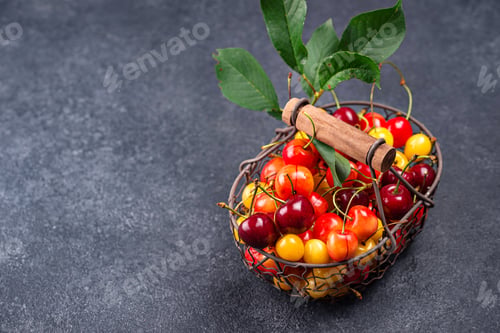 Preview: Fresh ripe red and yellow cherry