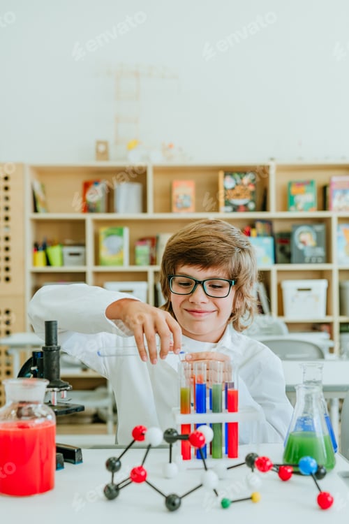 Preview: Elementary school student during a Chemistry lesson