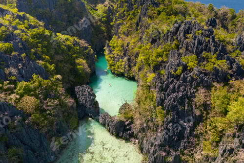 Preview: Tropical beach in El Nido, Palawan, Philippines