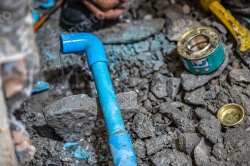 Preview: Dismantling and repairing the leaking water pipe in the bathroom
