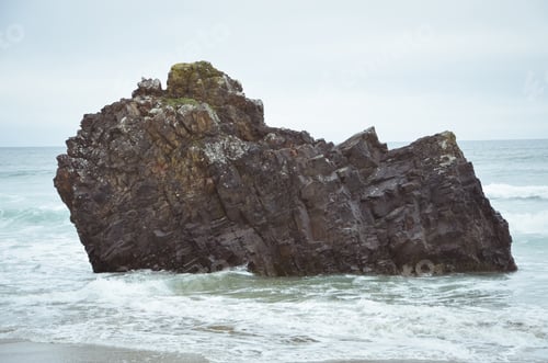 Preview: Solo Rock in the Ocean