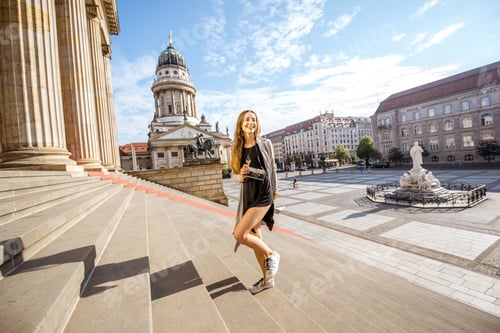 Preview: Woman traveling in Berlin