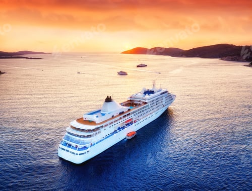 Preview: Cruise liner view from the air, Croatia