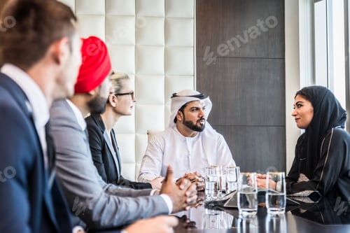 Preview: Business team in Dubai