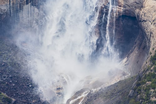 Preview: Waterfall dropping on rocks