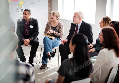 Preview: Business people are having a discussion