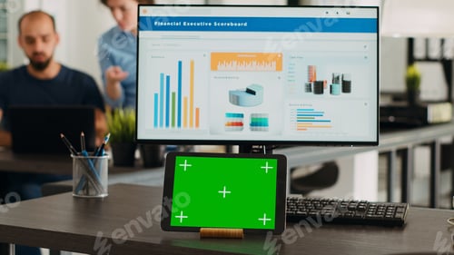Preview: Workstation with greenscreen on tablet
