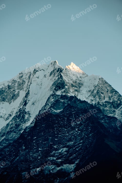 Preview: Snowy mountains
