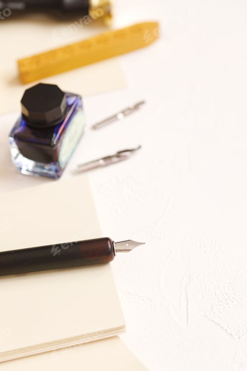 Preview: Calligraphy: Set of vingate fountain pens. Artistic equipment. Calligraphic accessories