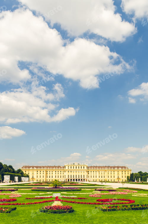 Preview: View at gardens of Schonbrunn palace UNESCO