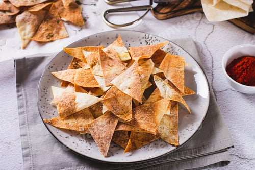 Preview: Spicy chips with paprika and dill from tortilla on a plate
