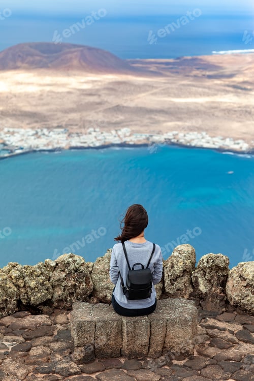 Preview: Traveler woman enjoying beautiful seascape at viewpoint