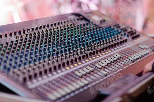 Preview: Selective focus of a sound mixer on blurred background