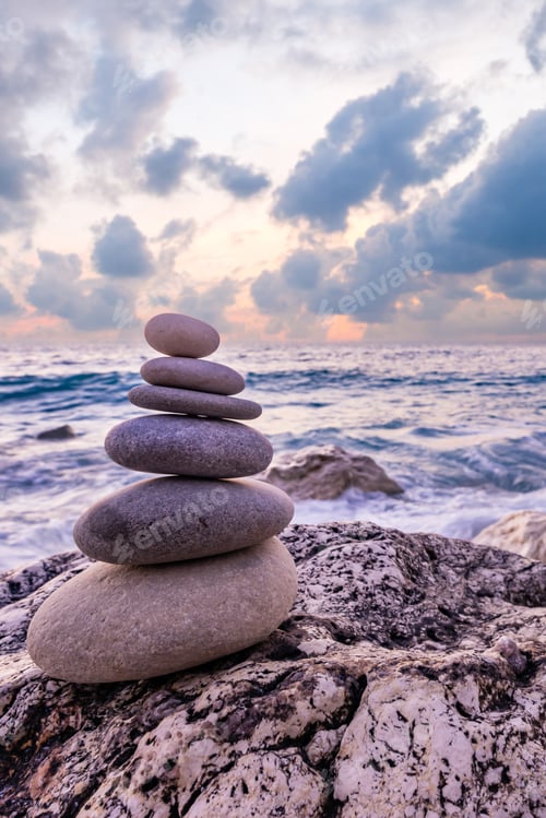 Preview: Stacked stones at the beach
