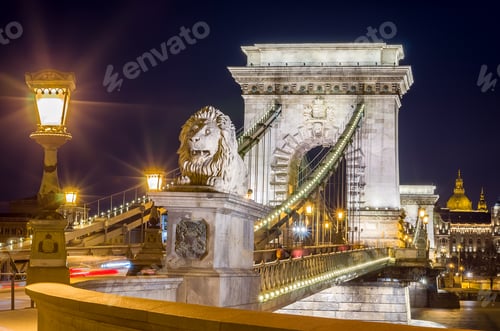 Preview: Night view of the Szechenyi Chain Bridge. Budapest, Hungary.