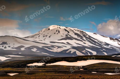 Preview: Volcanic mountain in remote wilderness on summer at Icelandic Highlands