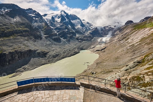 Preview: Gletscher glacier and lake viewpoint. Grossglockner alpine road. Austria