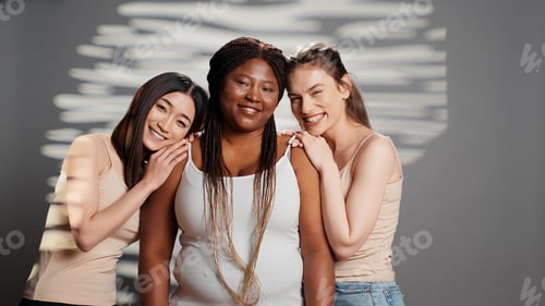 Preview: Healthy glowing ladies promoting self confidence