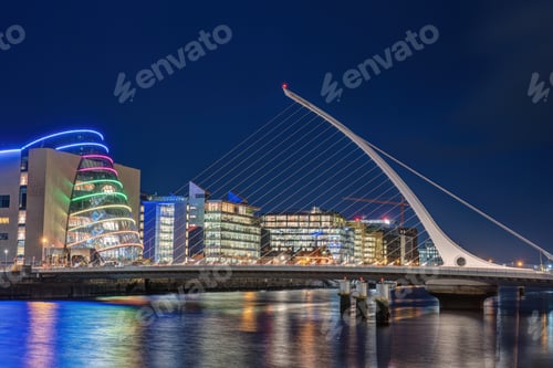 Preview: The dockland area with the Samuel Beckett Bridge in Dublin