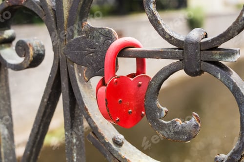 Preview: Love lock with free place
