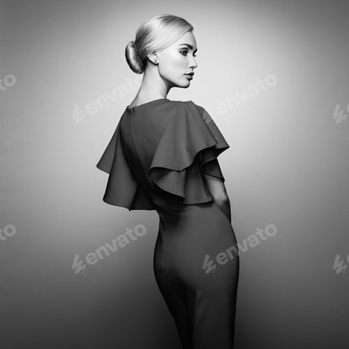 Preview: Fashion portrait of elegant woman in dress