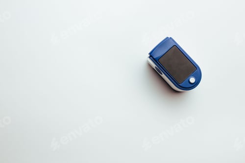 Preview: diagnostics of coronaviruses and pneumonia device heart rate monitor measures the soturation of the
