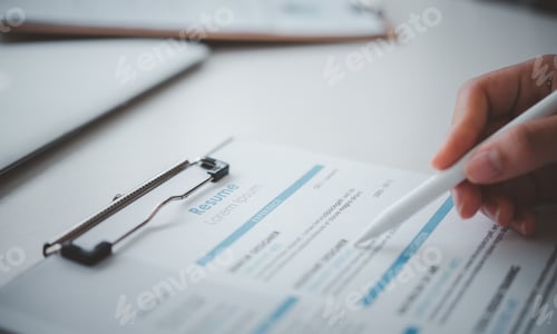 Preview: People are reviewing job applications before filling out their resume on the job application