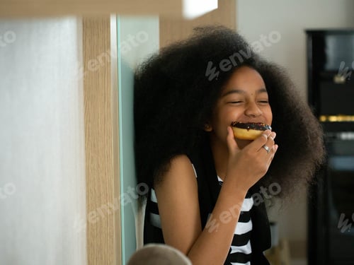 Preview: Girl female woman black africa american skin person people pretty beautiful afro hair happy fun enjo