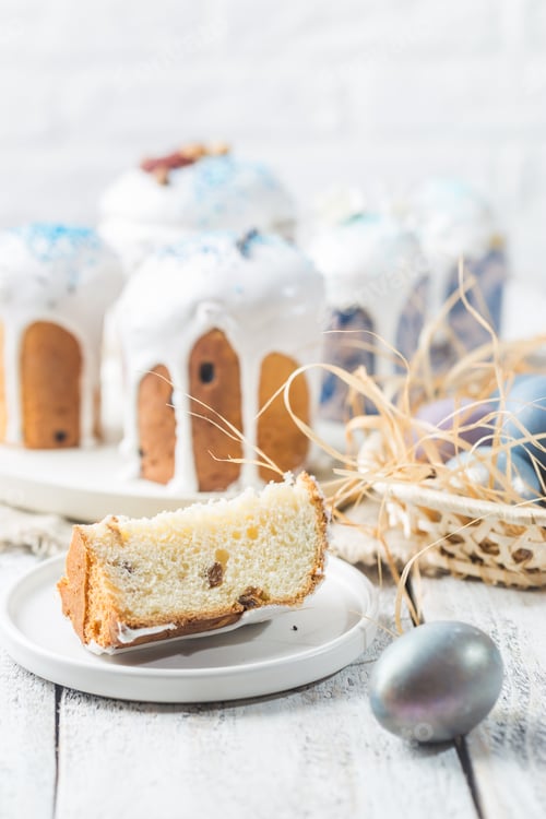 Preview: Easter table with Easter cakes