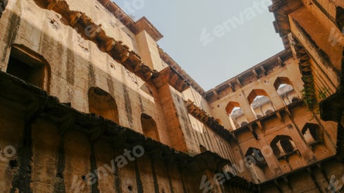 Preview: Low angle view of the beautiful Neemrana Fort-Palace in Rajasthan, India