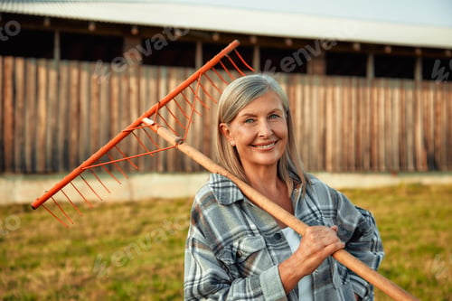 Preview: Mature couple working on the farm