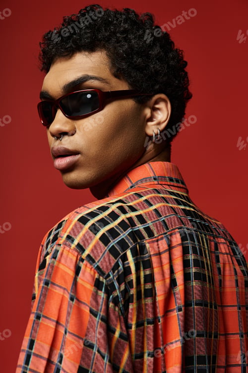 Preview: Stylish African American Man in Plaid