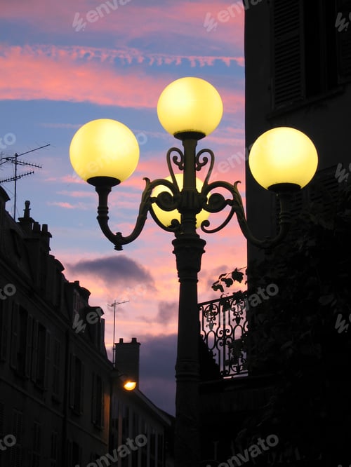 Preview: Historical Streetlights in Fontainebleau at night