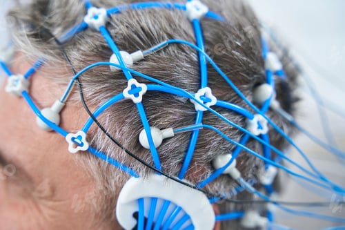 Preview: Gray-haired man on the diagnosis of EEG - electroencephalography