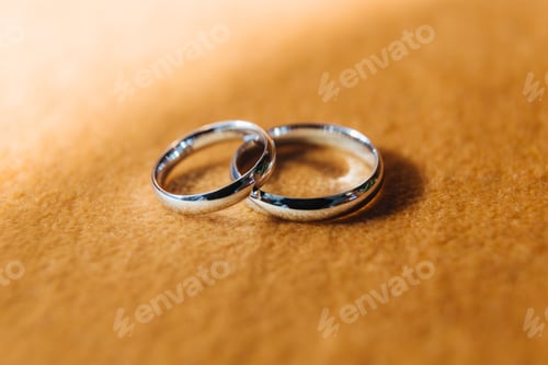 Preview: Two silver wedding rings