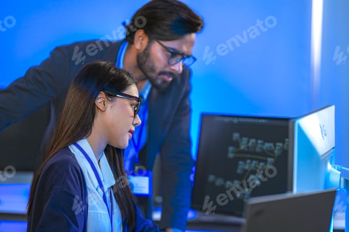 Preview: Senior engineer mentoring a junior female developer