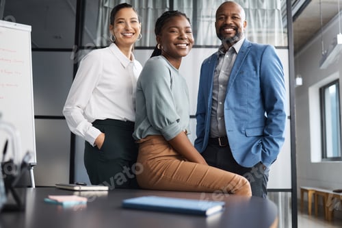 Preview: Portrait of a group of businesspeople working together in an office