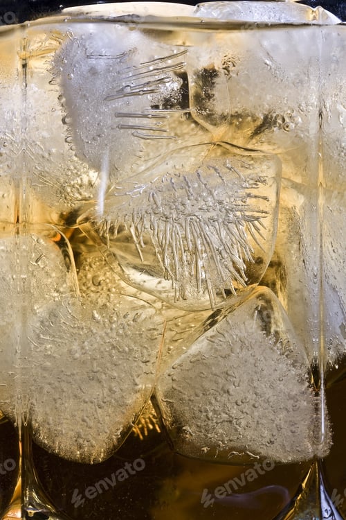 Preview: Whiskey in glass