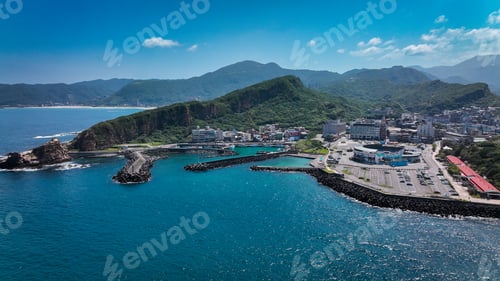 Preview: Discovering the stunning coastal beauty of Yehliu Geopark under a clear blue sky