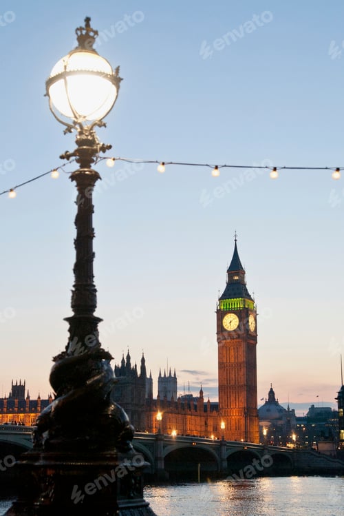 Preview: Street lamp and Big ben at sunset, London