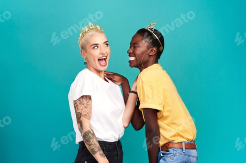 Preview: Queens empower queens